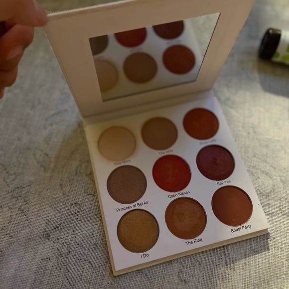 “GIVE THEM LALA BEAUTY”Eye shadow pallet!! - Picture 3 of 5